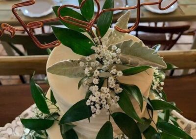 Fairview Farm wedding cake floral arrangement.