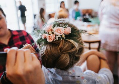 Bride hair piece floral arrangement from Cross Creek Florist.